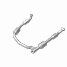 Load image into Gallery viewer, Magnaflow Catalytic Converter Direct Fit Magnaflow 2006 Ford E-250 5.4L Direct Fit Converter