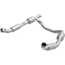 Load image into Gallery viewer, Magnaflow Catalytic Converter Direct Fit Magnaflow 2006 Ford E-250 5.4L Direct Fit Converter