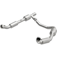 Load image into Gallery viewer, Magnaflow Catalytic Converter Direct Fit Magnaflow 2006 Ford E-250 5.4L Direct Fit Converter