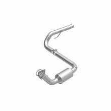 Load image into Gallery viewer, Magnaflow Catalytic Converter Direct Fit Magnaflow 2007 Chevrolet Silverado 1500 Classic 6.0L Direct Fit Converter