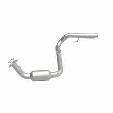 Load image into Gallery viewer, Magnaflow Catalytic Converter Direct Fit Magnaflow 2007 Chevrolet Silverado 1500 Classic 6.0L Direct Fit Converter