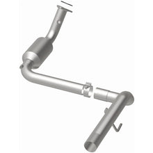 Load image into Gallery viewer, Magnaflow Catalytic Converter Direct Fit Magnaflow 2007 Chevrolet Silverado 1500 Classic 6.0L Direct Fit Converter