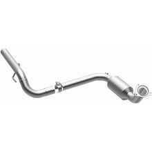 Load image into Gallery viewer, Magnaflow Catalytic Converter Direct Fit Magnaflow 2007 Chevrolet Silverado 1500 Classic 6.0L Direct Fit Converter