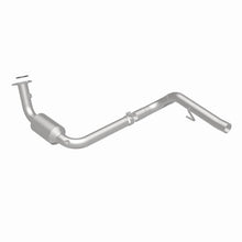 Load image into Gallery viewer, Magnaflow Catalytic Converter Direct Fit Magnaflow 2007 Chevrolet Silverado 1500 Classic 6.0L Direct Fit Converter