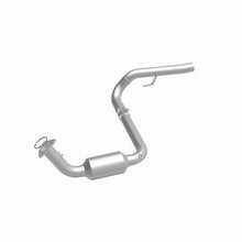 Load image into Gallery viewer, Magnaflow Catalytic Converter Direct Fit Magnaflow 2007 Chevrolet Silverado 1500 Classic 6.0L Direct Fit Converter