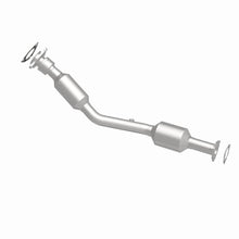 Load image into Gallery viewer, Magnaflow Catalytic Converter Direct Fit Magnaflow 2007 Saturn Vue 2.4L Direct Fit Converter