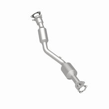 Load image into Gallery viewer, Magnaflow Catalytic Converter Direct Fit Magnaflow 2007 Saturn Vue 2.4L Direct Fit Converter