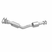 Load image into Gallery viewer, Magnaflow Catalytic Converter Direct Fit Magnaflow 2007 Saturn Vue 2.4L Direct Fit Converter