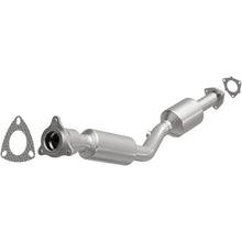 Load image into Gallery viewer, Magnaflow Catalytic Converter Direct Fit Magnaflow 2007 Saturn Vue 2.4L Direct Fit Converter