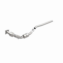 Load image into Gallery viewer, Magnaflow Catalytic Converter Direct Fit Magnaflow 2008 Volkswagen Passat 2.0L Direct Fit Converter