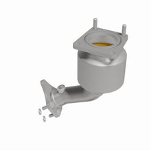 Load image into Gallery viewer, Magnaflow Catalytic Converter Direct Fit Magnaflow 2013 Nissan Pathfinder 3.5L Direct Fit Converter