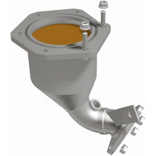 Load image into Gallery viewer, Magnaflow Catalytic Converter Direct Fit Magnaflow 2013 Nissan Pathfinder 3.5L Direct Fit Converter