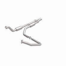 Load image into Gallery viewer, Magnaflow Catalytic Converter Direct Fit Magnaflow California Direct Fit Converter 05-07 Dodge Ram 2500 5.7L
