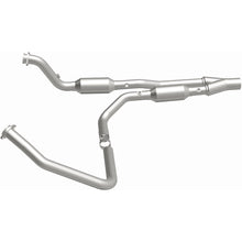 Load image into Gallery viewer, Magnaflow Catalytic Converter Direct Fit Magnaflow California Direct Fit Converter 05-07 Dodge Ram 2500 5.7L