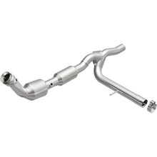 Load image into Gallery viewer, Magnaflow Catalytic Converter Direct Fit MagnaFlow Conv Direct Fit 2005 Ford F150 V8
