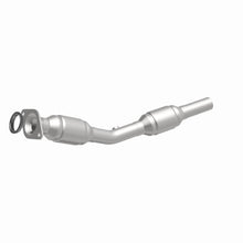 Load image into Gallery viewer, Magnaflow Catalytic Converter Direct Fit MagnaFlow Conv Direct Fit Converter 05-08 Toyota Corolla 1.8L