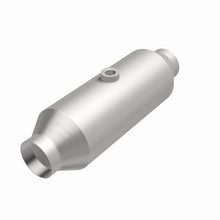 Load image into Gallery viewer, Magnaflow Catalytic Converter Universal Magnaflow 2.50 1/O2 CA 4in. Spun Universal Converter