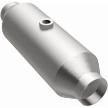 Load image into Gallery viewer, Magnaflow Catalytic Converter Universal Magnaflow 2.50 1/O2 CA 4in. Spun Universal Converter