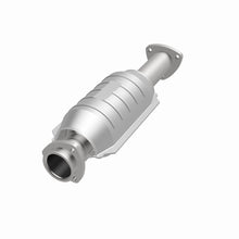 Load image into Gallery viewer, MagnaFlow Exhaust Products Catalytic Converter MagnaFlow Exhaust Products Magnaflow Standard Grade Direct-Fit Catalytic Converter 22834