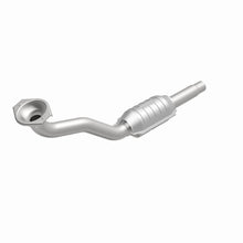 Load image into Gallery viewer, MagnaFlow Exhaust Products Catalytic Converter MagnaFlow Exhaust Products Magnaflow Standard Grade Direct-Fit Catalytic Converter 22923