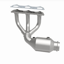 Load image into Gallery viewer, MagnaFlow Exhaust Products Catalytic Converter with Integrated Exhaust Manifold MagnaFlow Exhaust Products Catalytic Converter with Integrated Exhaust Manifold 22-201
