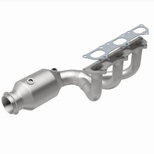 Load image into Gallery viewer, MagnaFlow Exhaust Products Catalytic Converter with Integrated Exhaust Manifold MagnaFlow Exhaust Products Catalytic Converter with Integrated Exhaust Manifold 22-201