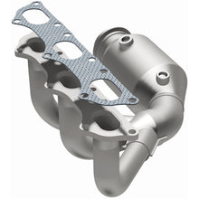 Load image into Gallery viewer, MagnaFlow Exhaust Products Catalytic Converter with Integrated Exhaust Manifold MagnaFlow Exhaust Products Catalytic Converter with Integrated Exhaust Manifold 22-201