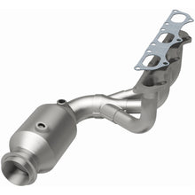 Load image into Gallery viewer, MagnaFlow Exhaust Products Catalytic Converter with Integrated Exhaust Manifold MagnaFlow Exhaust Products Catalytic Converter with Integrated Exhaust Manifold 22-201