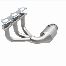 Load image into Gallery viewer, MagnaFlow Exhaust Products Catalytic Converter with Integrated Exhaust Manifold MagnaFlow Exhaust Products Catalytic Converter with Integrated Exhaust Manifold 22-201