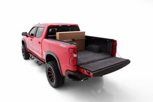 Load image into Gallery viewer, Lund Universal Ratcheting Cargo Bar - Black Cargo Organization LUND