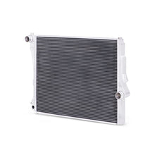 Load image into Gallery viewer, Mishimoto 99-06 BMW 323i/323i/328i/330i w/ Auto Transmission Performance Aluminum Radiator Radiators Mishimoto