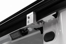 Load image into Gallery viewer, Retrax 19-22 Chevrolet/GMC (5.8ft. Bed) Retrax IX Retractable Bed Covers Retrax