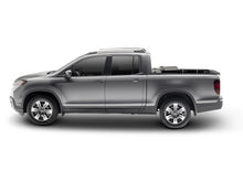 Load image into Gallery viewer, UnderCover 17-20 Honda Ridgeline 5ft Ultra Flex Bed Cover Bed Covers - Folding Undercover