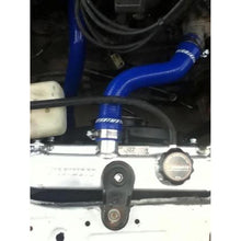 Load image into Gallery viewer, Mishimoto 92-00 Honda Civic / 93-97 Del Sol Manual Aluminum Radiator Radiators Mishimoto