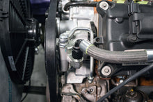Load image into Gallery viewer, Earl's Performance ds_CFRL_PS0002ERL Earl's Performance PS0002ERL Remote Reservoir Adapter Kit