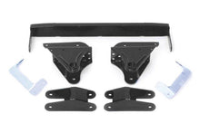 Load image into Gallery viewer, Fabtech 01-04 Ford F250/350 4WD 3.5in Spring Hanger w/Perf Shks Lift Kits Fabtech