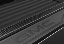 Load image into Gallery viewer, Truxedo TRX1474301 Truxedo 20-21 GM 1500 (New Body) w/o Multi-Pro/Multi-Flex w/ CarbonPro Bed 5ft 9in Pro X15 Bed Cover