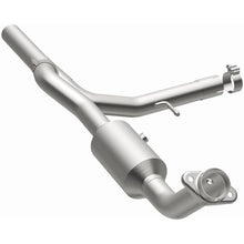 Load image into Gallery viewer, Magnaflow 07-08 Ford F-150 4.6L Direct Fit Converter
