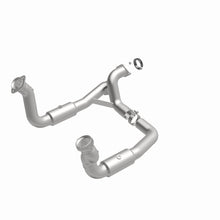 Load image into Gallery viewer, Magnaflow 11-17 Ford F-250 Super Duty 6.2L Direct Fit Converter
