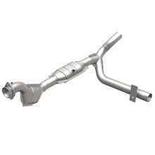 Load image into Gallery viewer, MagnaFlow Conv DF 01-04 Ford F-150 4.6L (49 State)

