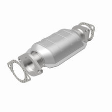 Load image into Gallery viewer, MagnaFlow 02-04 Infiniti I35 3.5L / 02-03 Nissan Maxima 3.5L Rear Underbody D/F Catalytic Converter
