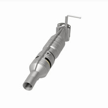 Load image into Gallery viewer, Magnaflow Catalytic Converter Direct Fit MagnaFlow 09-17 Ford F53 V10 6.8L Underbody Direct Fit Catalytic Converter
