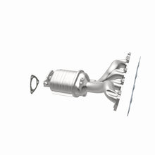 Load image into Gallery viewer, MagnaFlow 08-10 Pontiac G6 2.4L Underbody Direct Fit CARB Compliant Manifold Catalytic Converter
