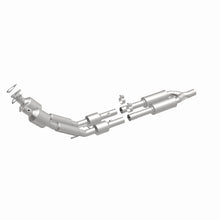 Load image into Gallery viewer, Magnaflow 06-08 Volkswagen Passat 3.6L Direct Fit Converter
