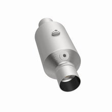 Load image into Gallery viewer, Magnaflow 2.25 w/dual O2 5in. Spun Universal Converter
