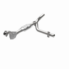 Load image into Gallery viewer, MagnaFlow Conv DF 01-04 Ford F-150 4.6L (49 State)
