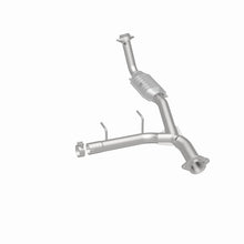 Load image into Gallery viewer, MagnaFlow Conv DF 03-05 Ford Expedition/05-06 Lincoln Navigator 5.4L P/S
