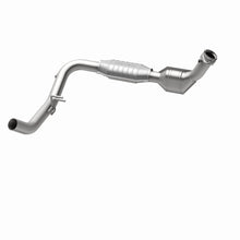 Load image into Gallery viewer, MagnaFlow Conv DF 99-02 Expedition 5.4L 4wd
