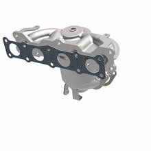 Load image into Gallery viewer, Magnaflow 10-13 Hyundai Santa Fe 2.4L Direct Fit Converter
