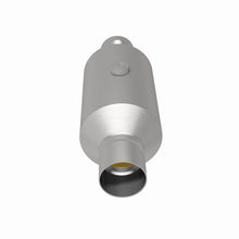 Load image into Gallery viewer, Magnaflow 2.50 w/dual O2 5in. Spun Universal Converter
